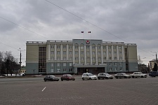 Входная группа Минэкономики УР.  Пушкинская,  214