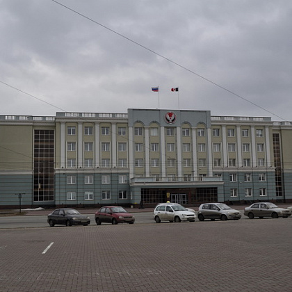 Входная группа Минэкономики УР. 
